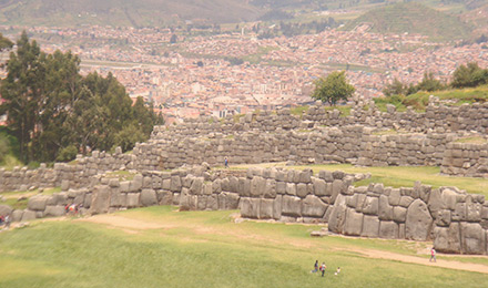 Historische plek in Cuzco Het historische Saqsaywaman